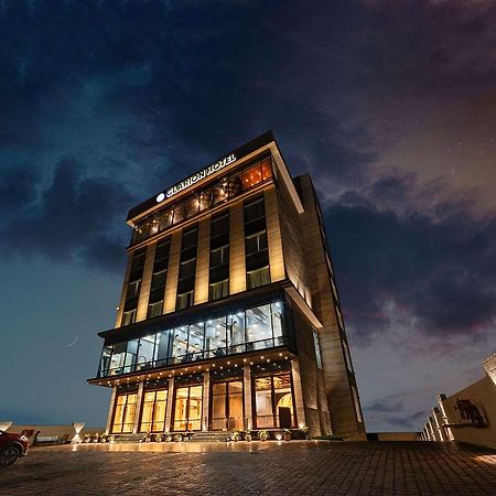Clarion Hotel Epicure Dehradun Eksteriør bilde